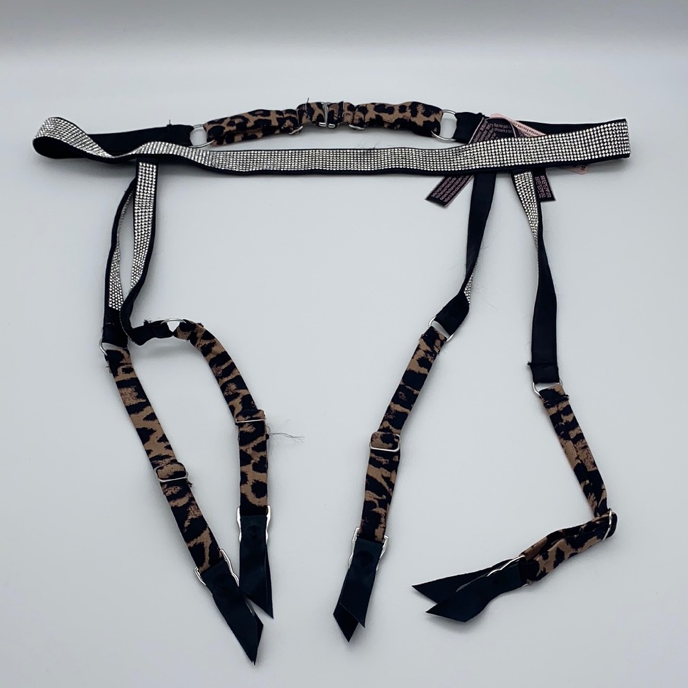 VS SHINE STRAP GARTER BELT